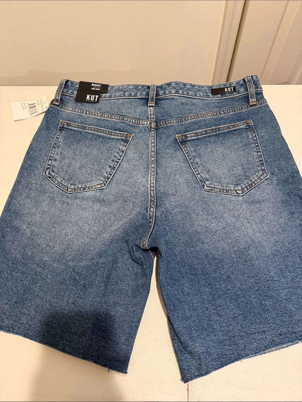 NWT Kut from the Kloth Margot Long Short Denim Raw Hem Cuff or Not High Rise 10